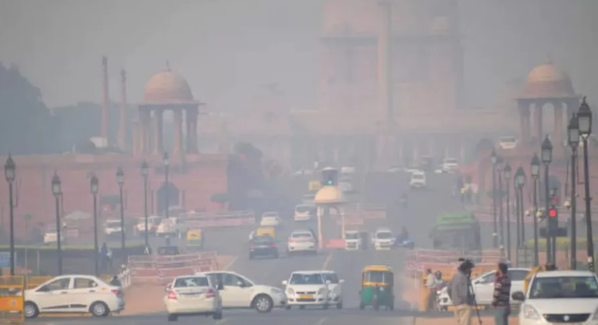 दिल्ली स्मॉग: फेफड़ों के साथ जोड़ों पर भी मार, एम्स, आरएमल समेत देश के बड़े डॉक्टरों की चेतावनी